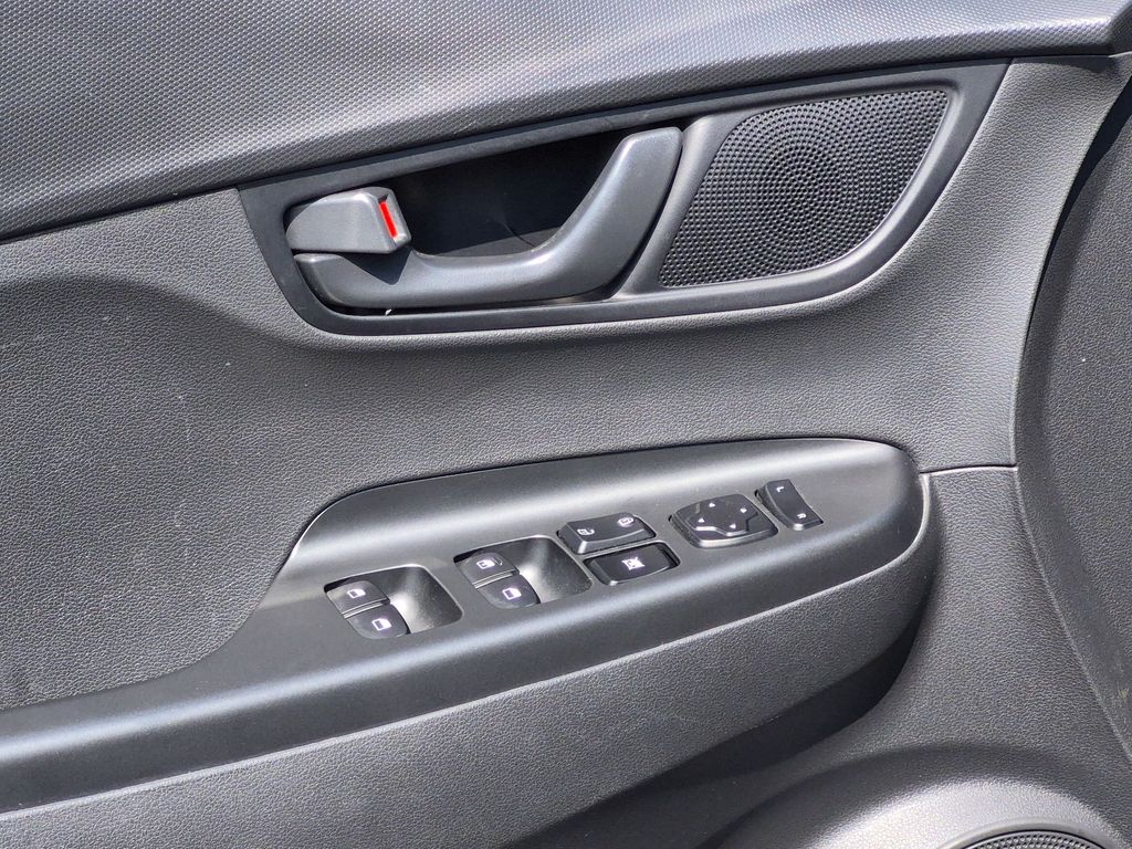 2022 Hyundai Kona SEL - Photo 14