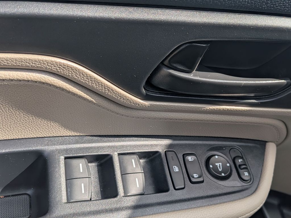2023 Honda Odyssey EX-L - Photo 15
