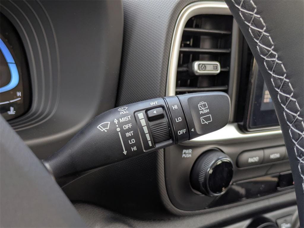 2025 Hyundai Venue SEL - Photo 21