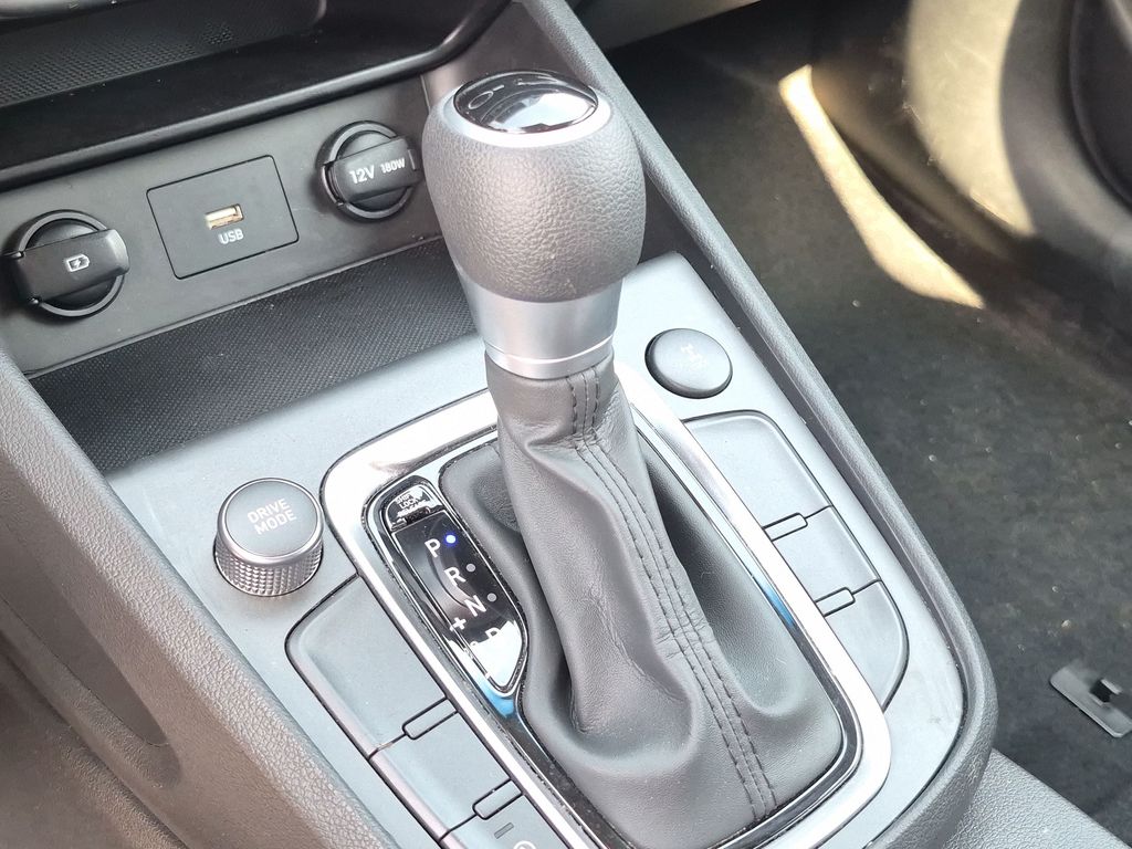 2022 Hyundai Kona SEL - Photo 23