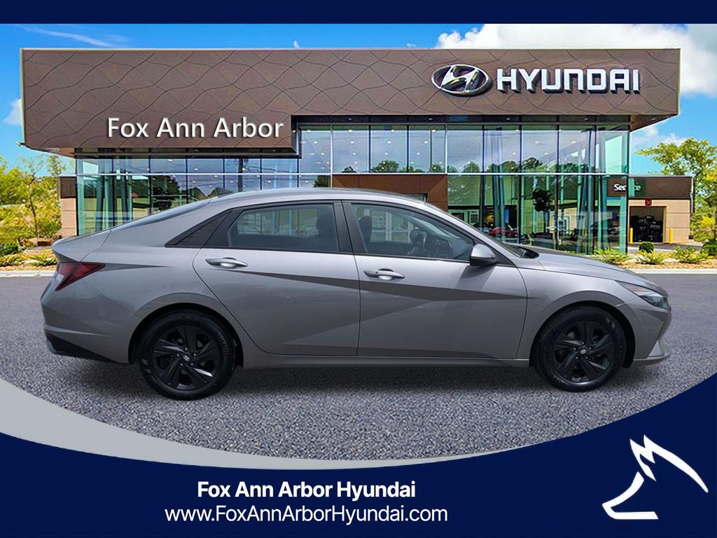 2021 Hyundai Elantra SEL - Photo 6