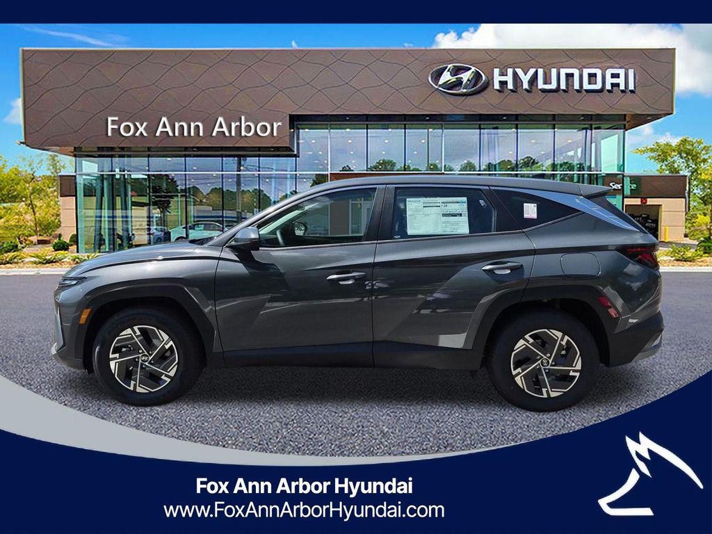 New 2026 Hyundai Tucson Hybrid SE SUV