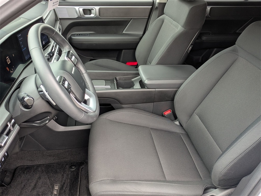 2025 Hyundai Santa Fe SE - Photo 11