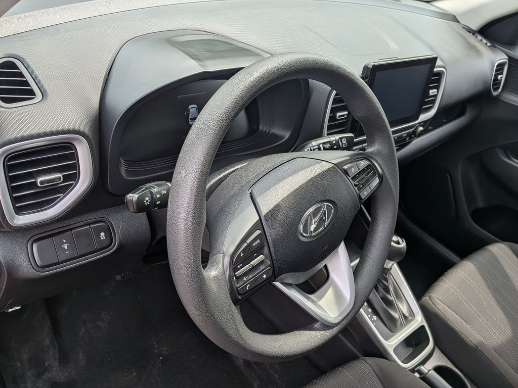 2024 Hyundai Venue SE - Photo 11
