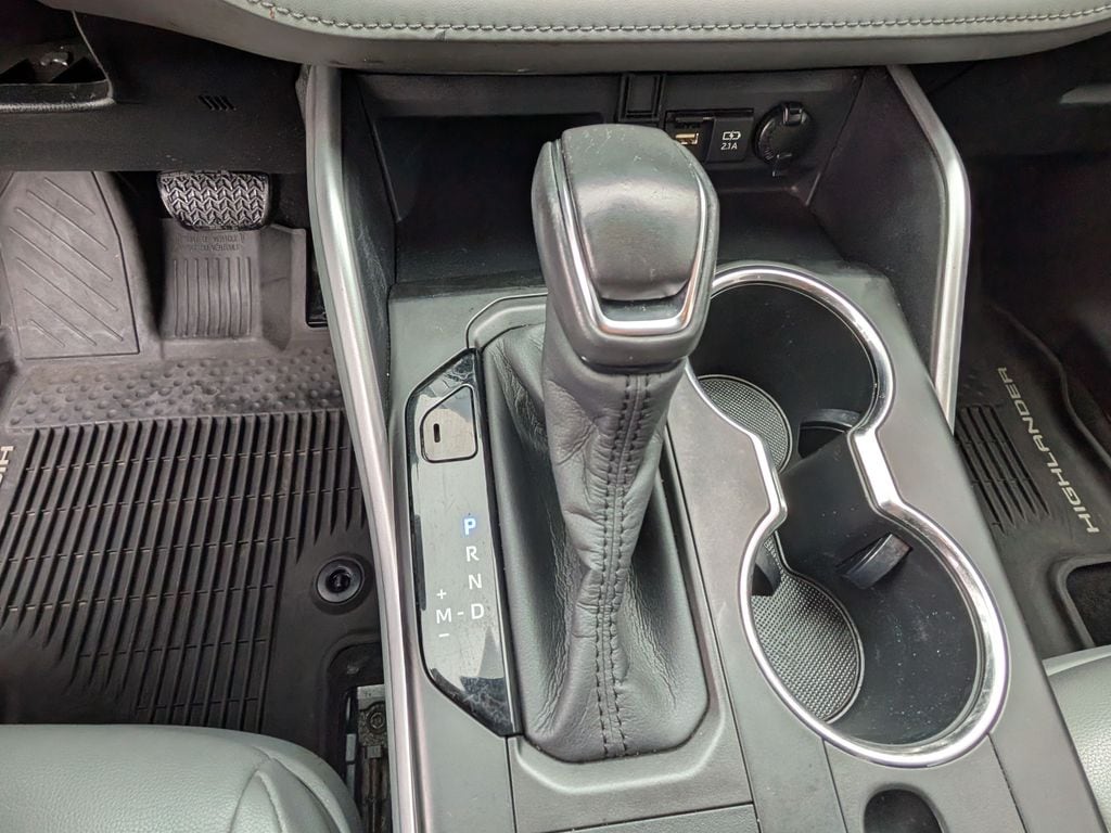 2020 Toyota Highlander XLE - Photo 24