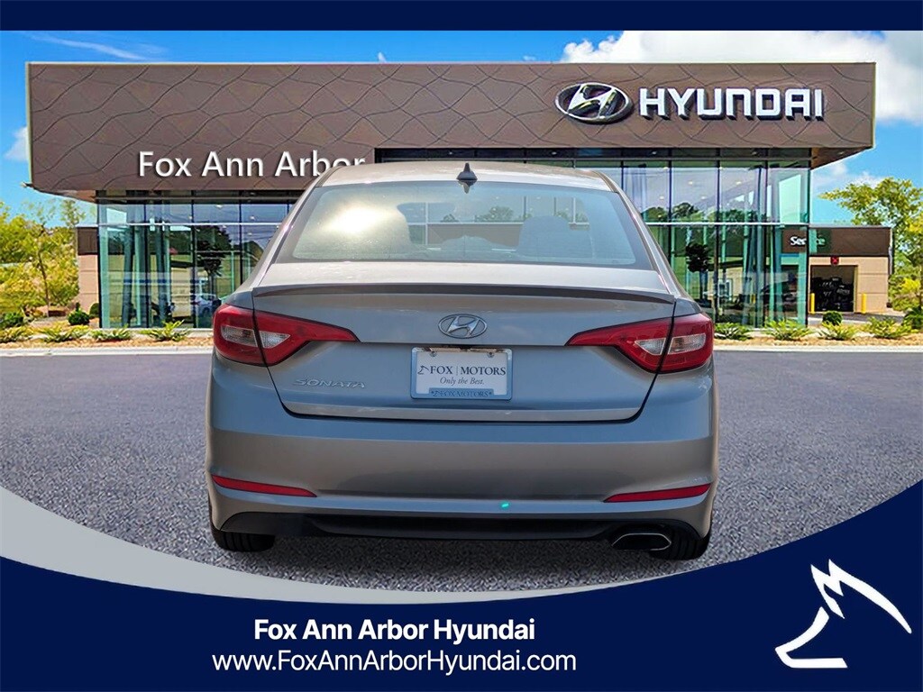 2015 Hyundai Sonata SE photo 3