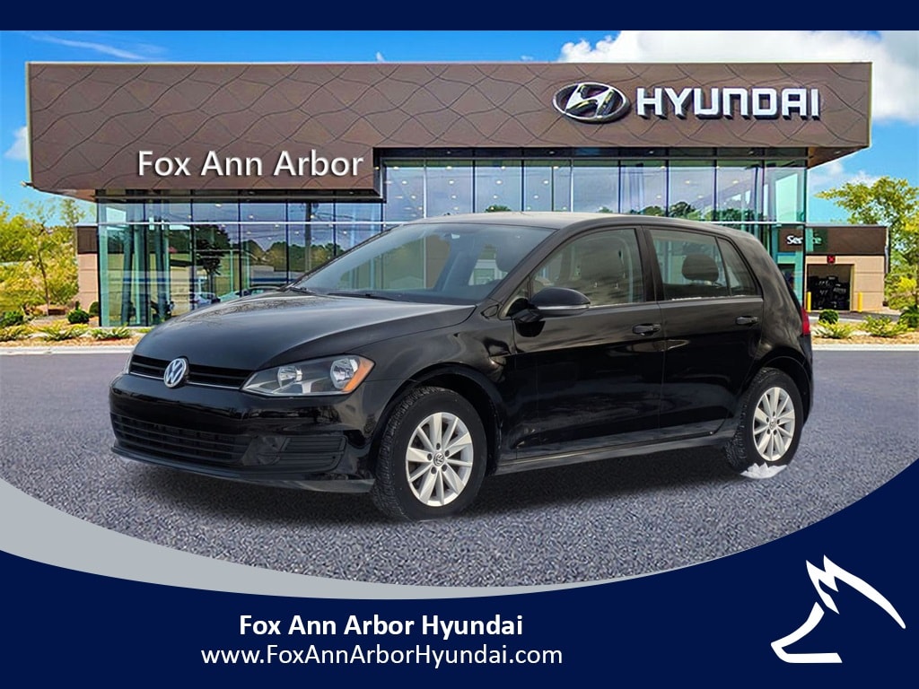 2016 Volkswagen Golf TSI S's photo