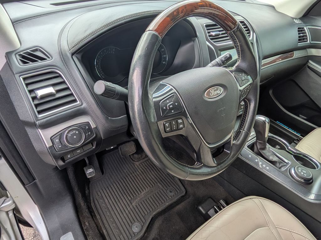 2016 Ford Explorer Platinum - Photo 11