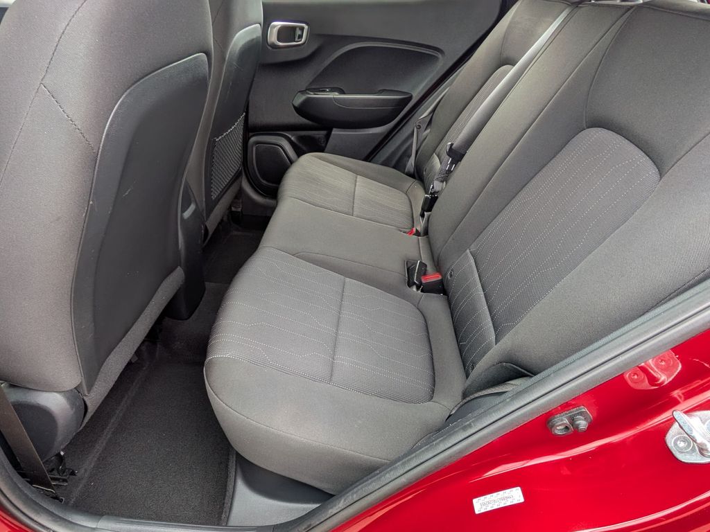 2024 Hyundai Venue SE - Photo 25