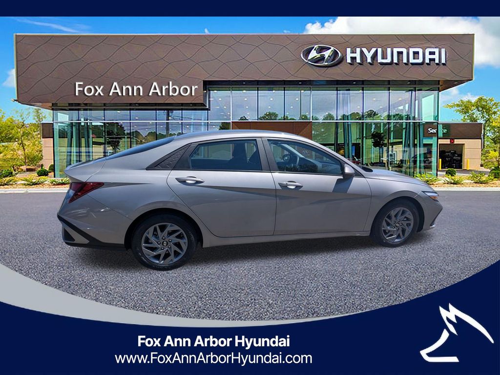 2024 Hyundai Elantra SEL - Photo 6