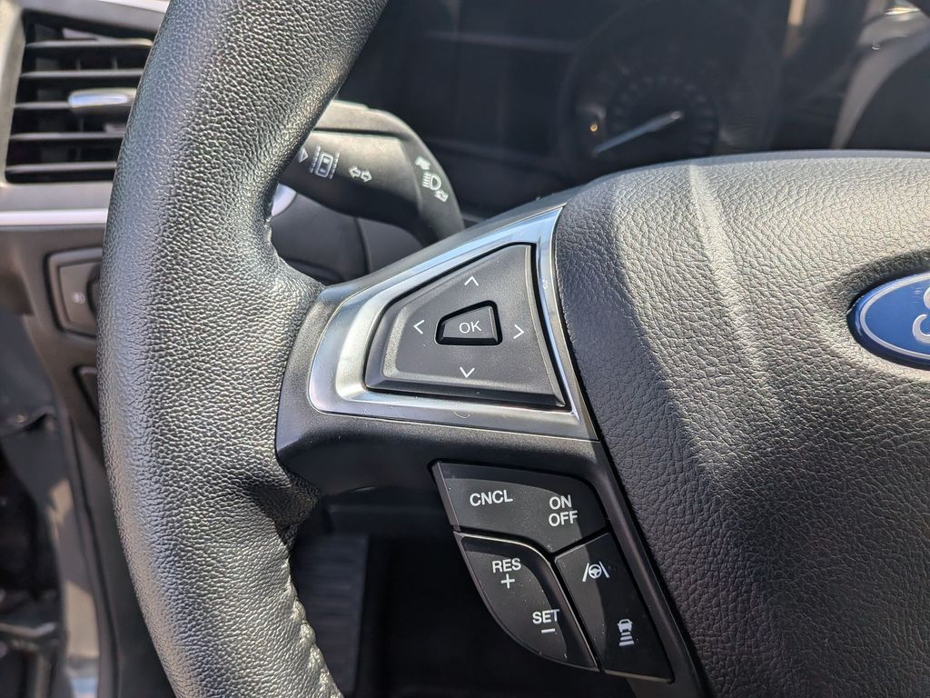 2021 Ford Edge SEL - Photo 16