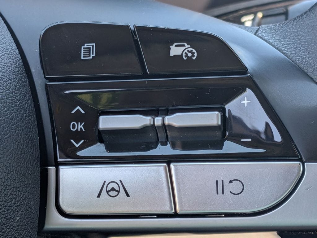 2024 Hyundai Elantra SEL - Photo 17
