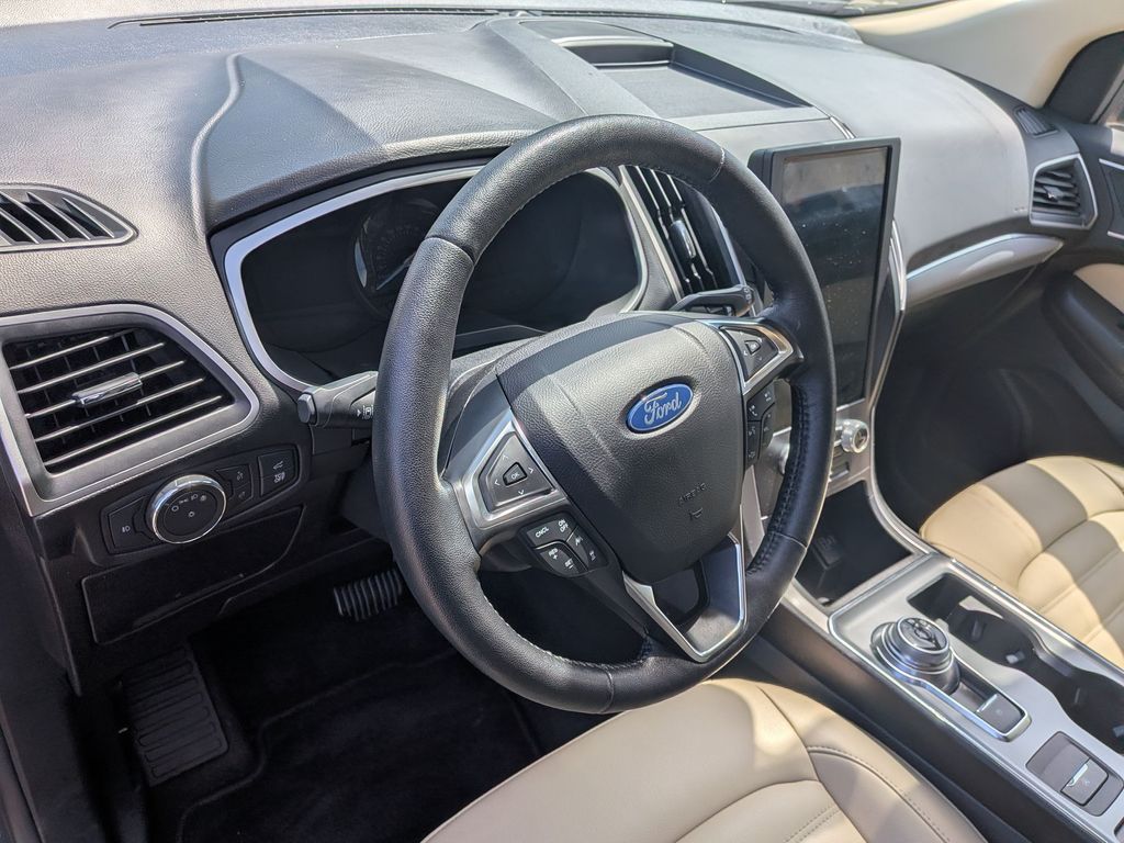 2021 Ford Edge SEL - Photo 11
