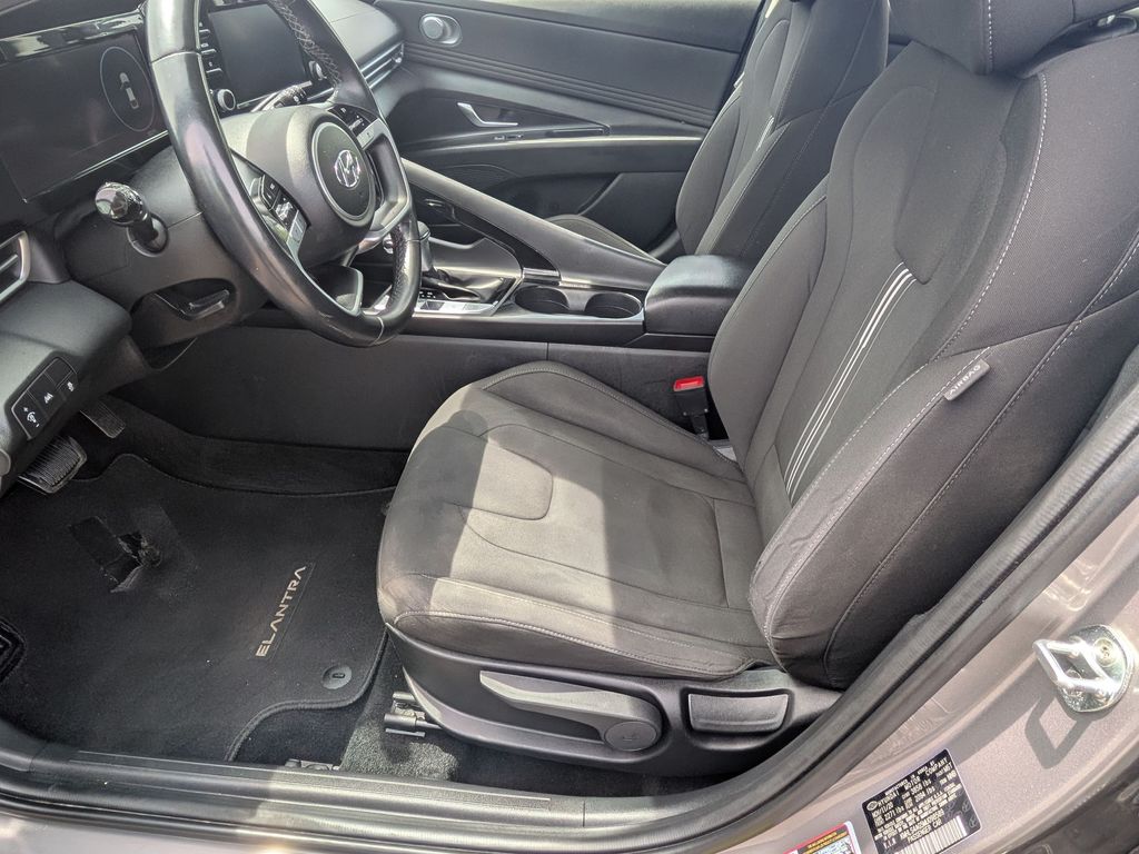 2021 Hyundai Elantra SEL - Photo 11
