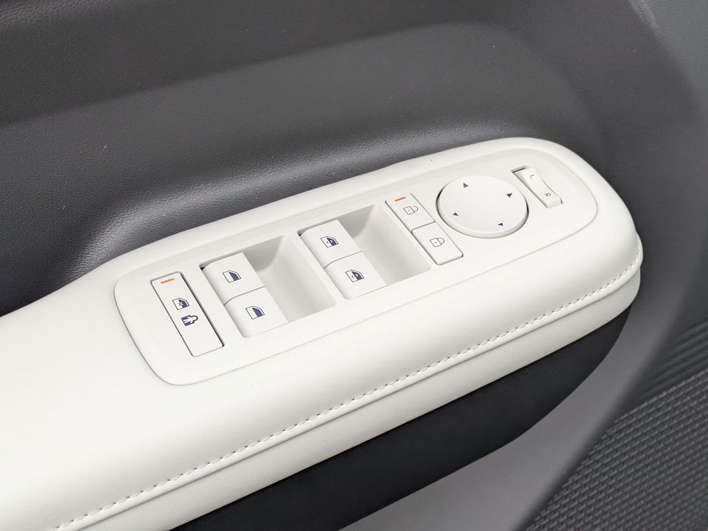2026 Hyundai Santa Fe SEL - Photo 16