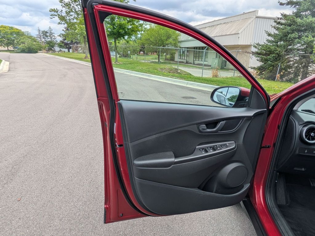 2023 Hyundai Kona SEL - Photo 13