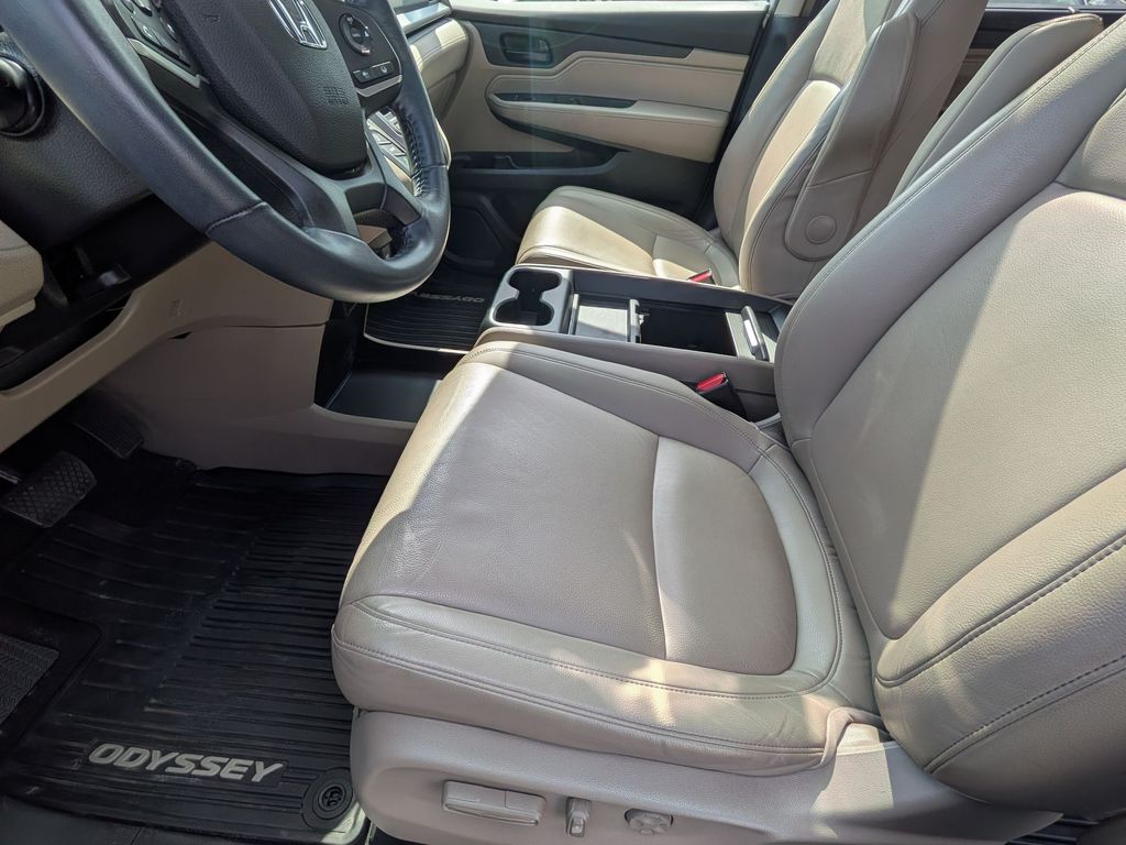 2023 Honda Odyssey EX-L - Photo 12