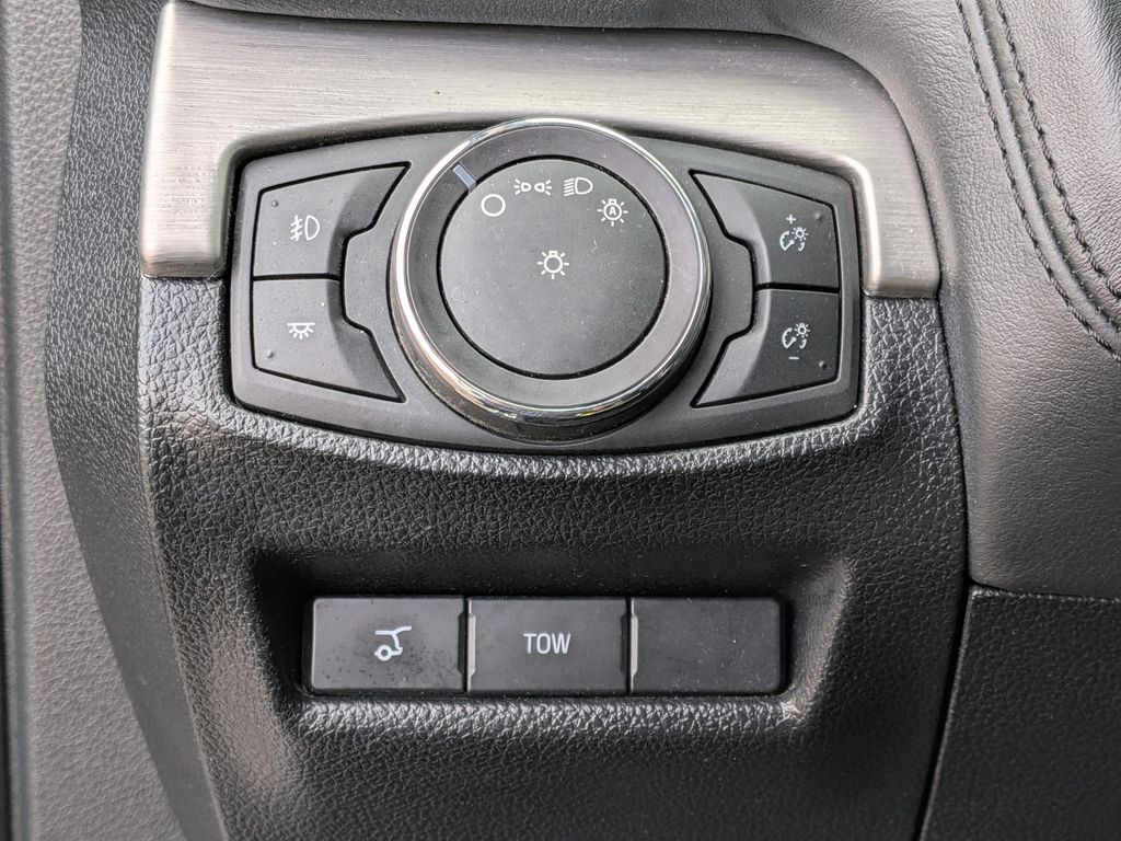 2016 Ford Explorer Platinum - Photo 16
