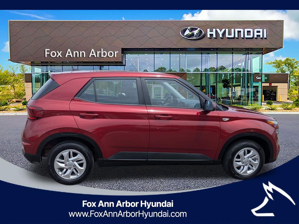 2024 Hyundai Venue SE - Photo 6