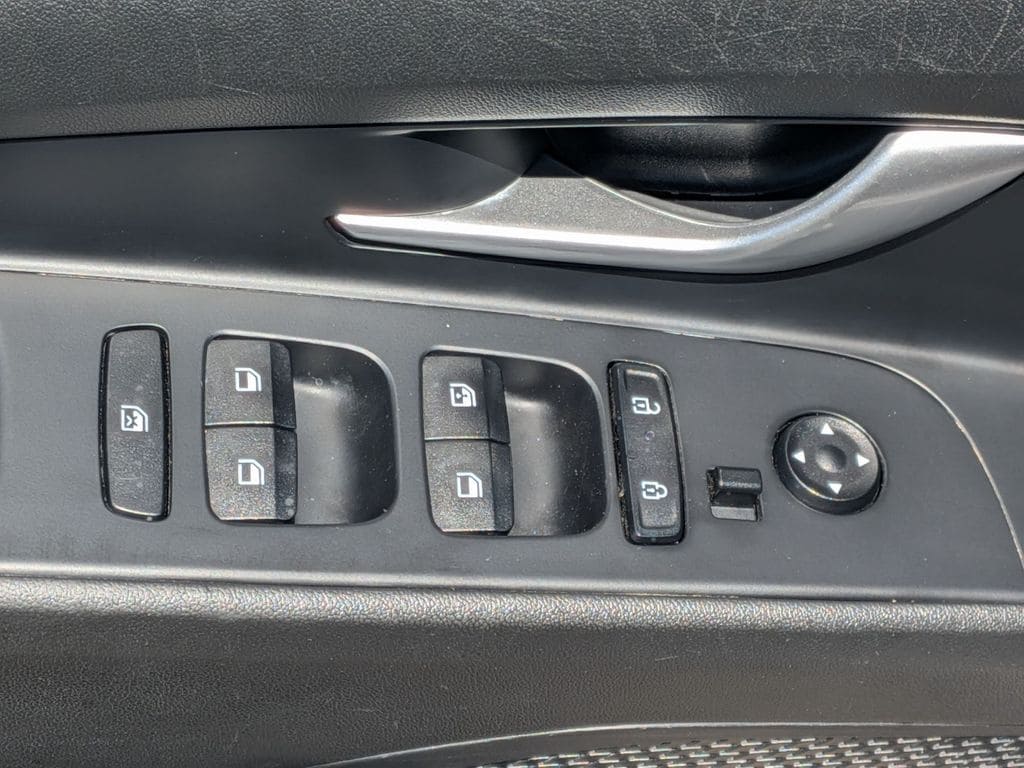 2024 Hyundai Elantra SEL - Photo 14