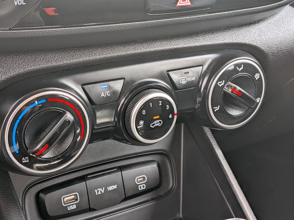 2024 Hyundai Venue SE - Photo 22