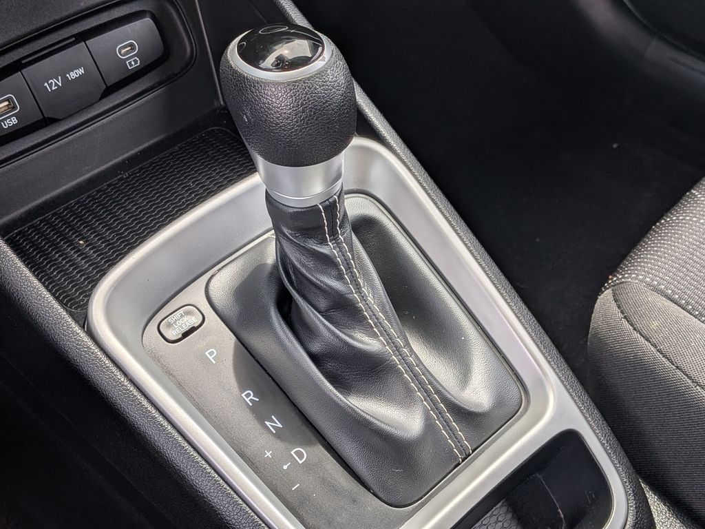 2024 Hyundai Venue SE - Photo 23