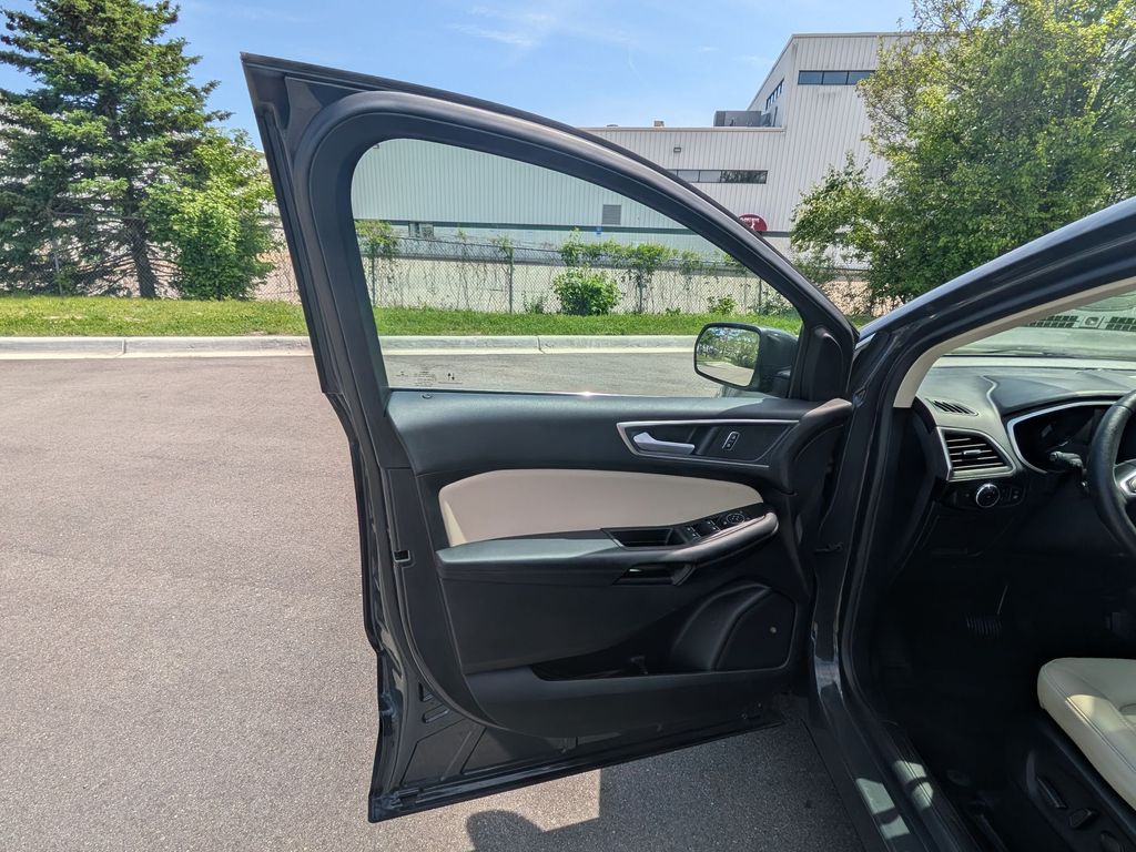 2021 Ford Edge SEL - Photo 13
