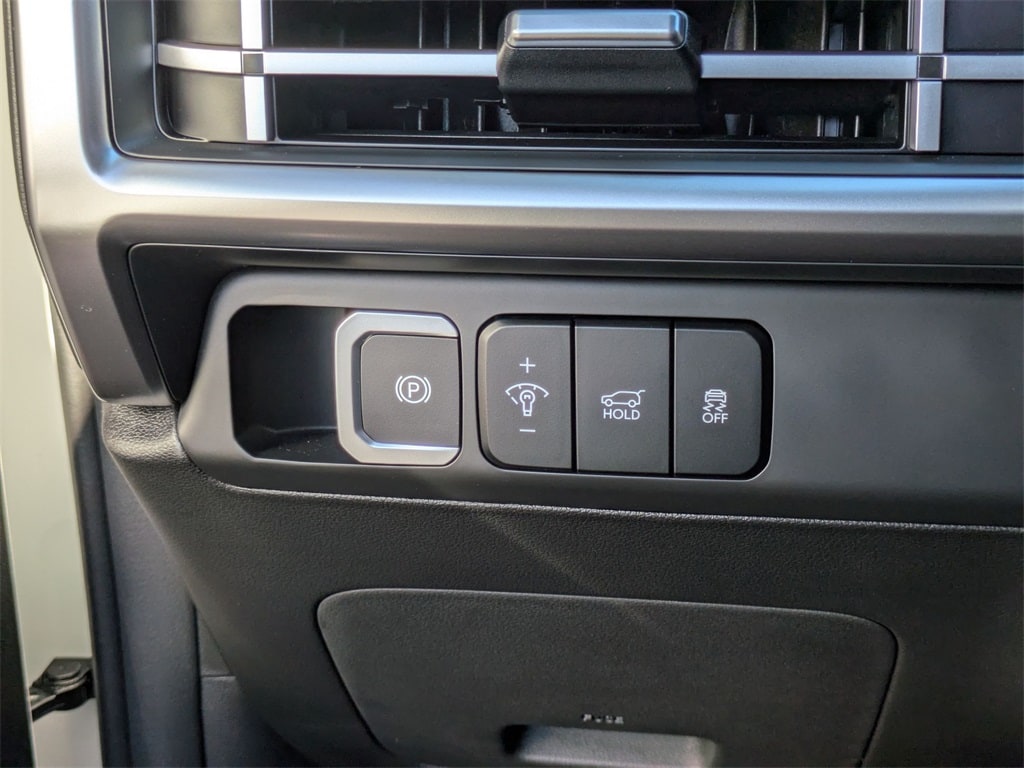 2025 Hyundai Santa Fe SE - Photo 17