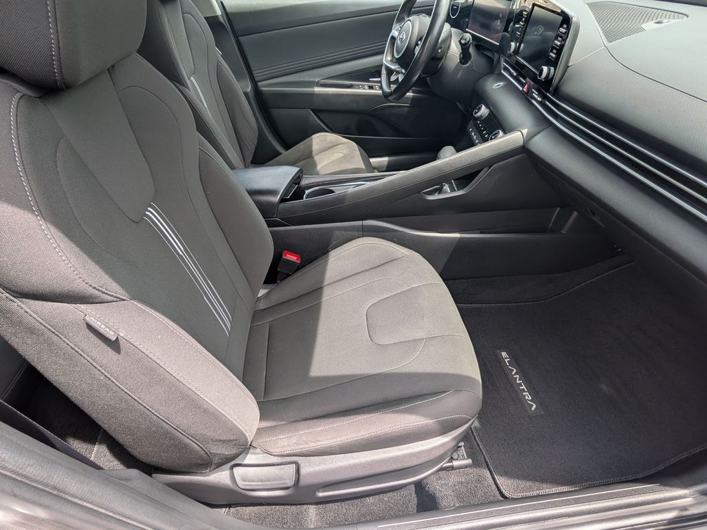 2021 Hyundai Elantra SEL - Photo 27