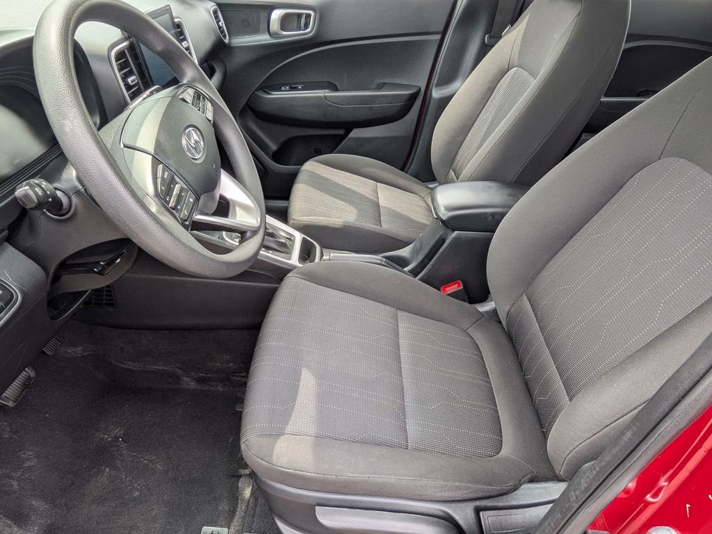 2024 Hyundai Venue SE - Photo 12