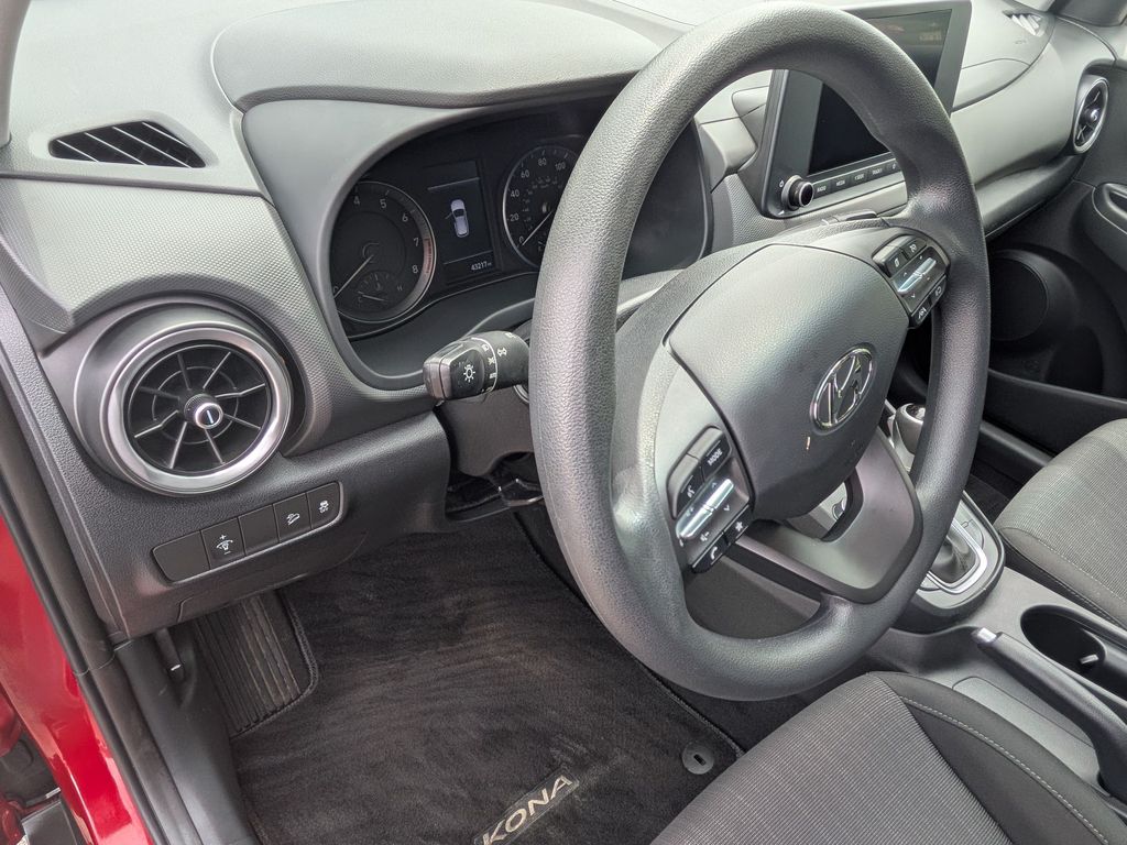 2023 Hyundai Kona SEL - Photo 11