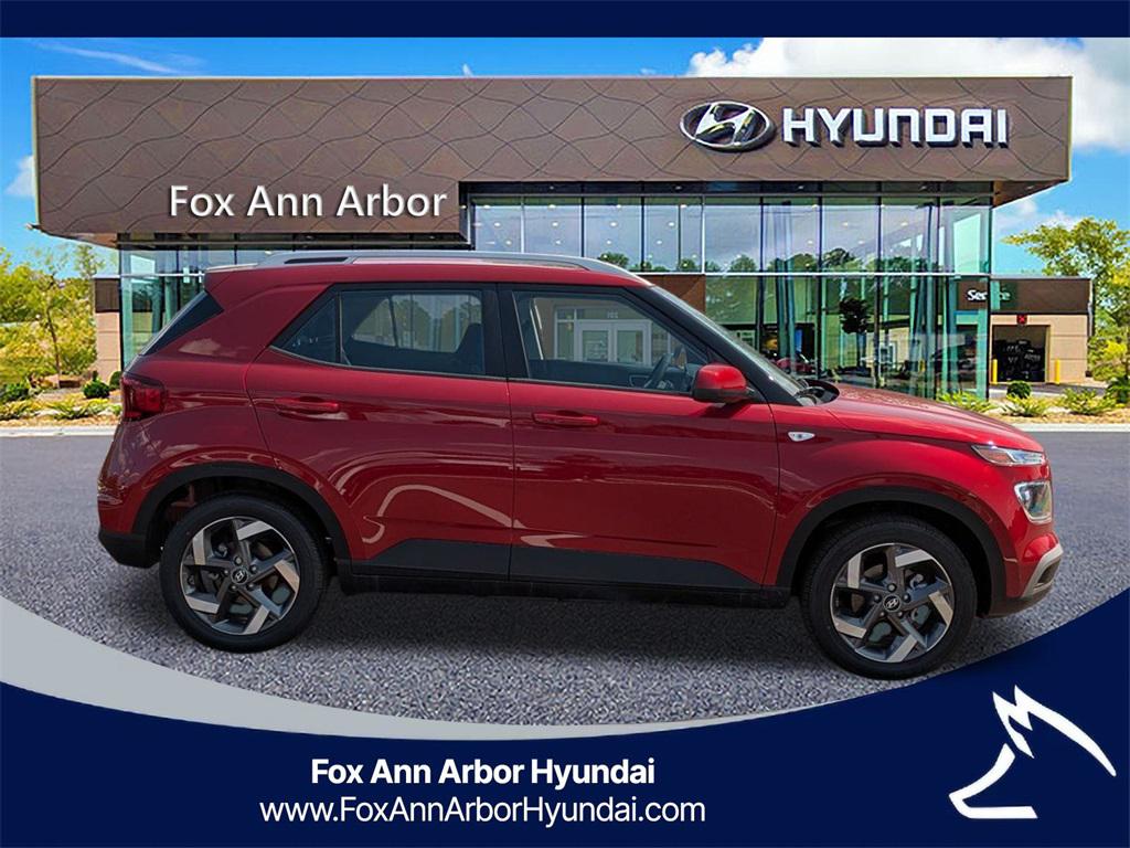 2025 Hyundai Venue SEL - Photo 6