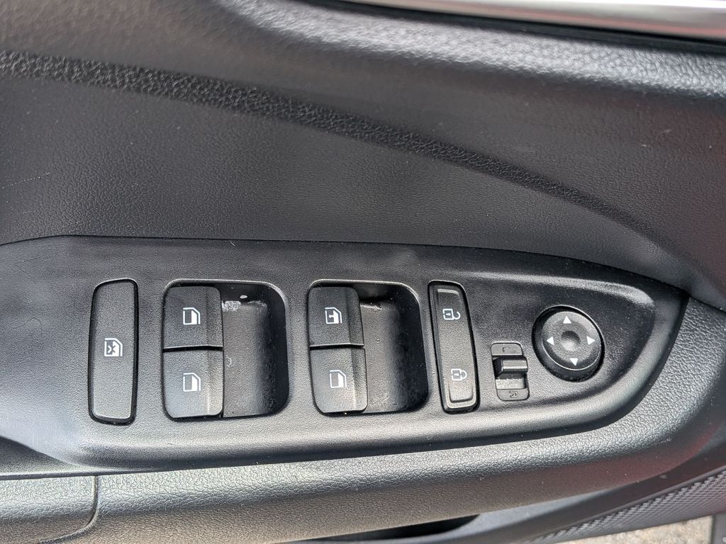 2024 Hyundai Venue SE - Photo 14
