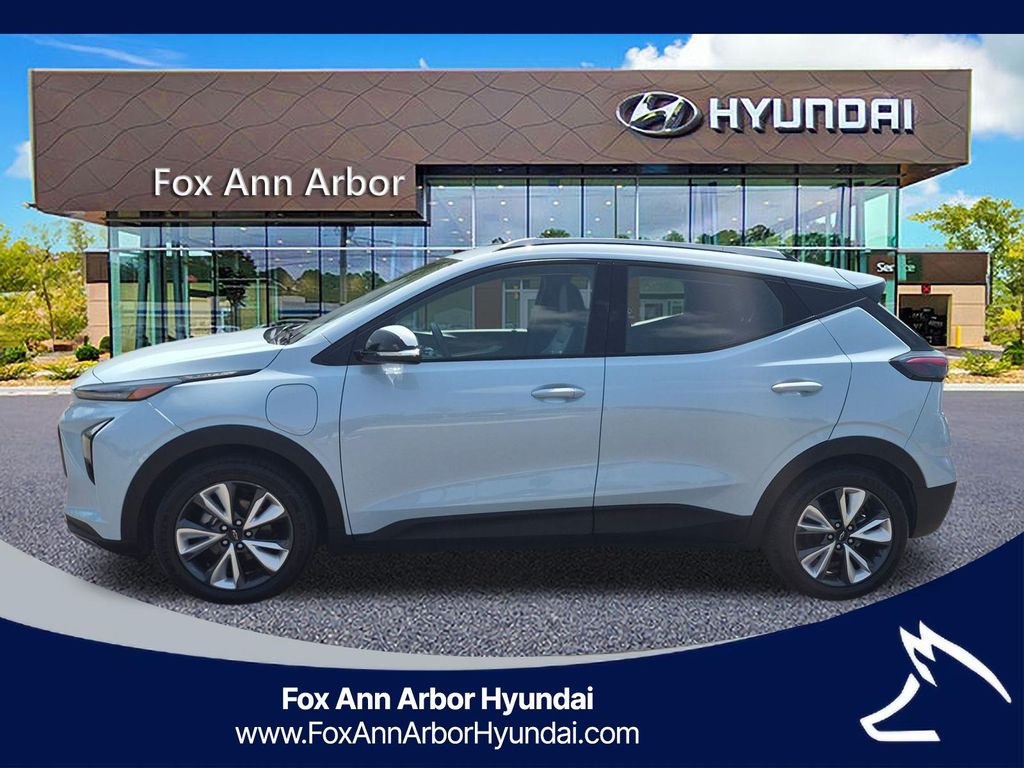 Used 2022 Chevrolet Bolt EUV LT with VIN 1G1FY6S01N4111684 for sale in Ann Arbor, MI