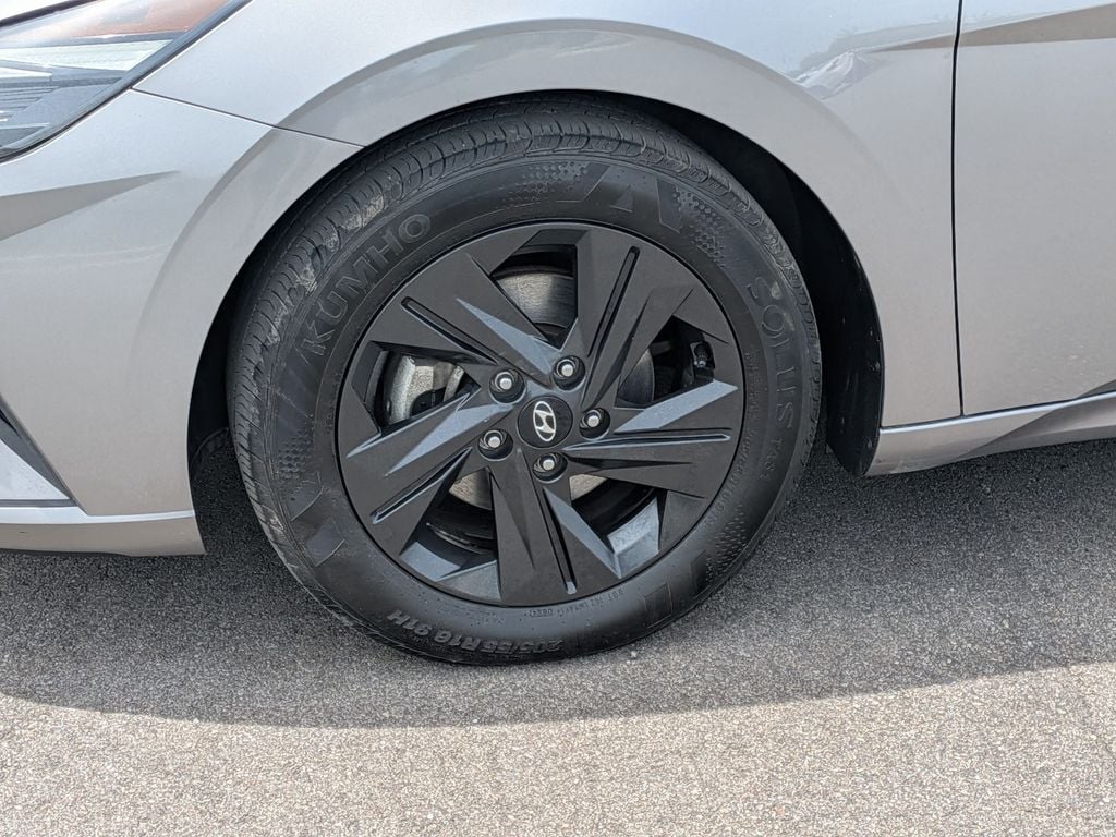 2021 Hyundai Elantra SEL - Photo 10