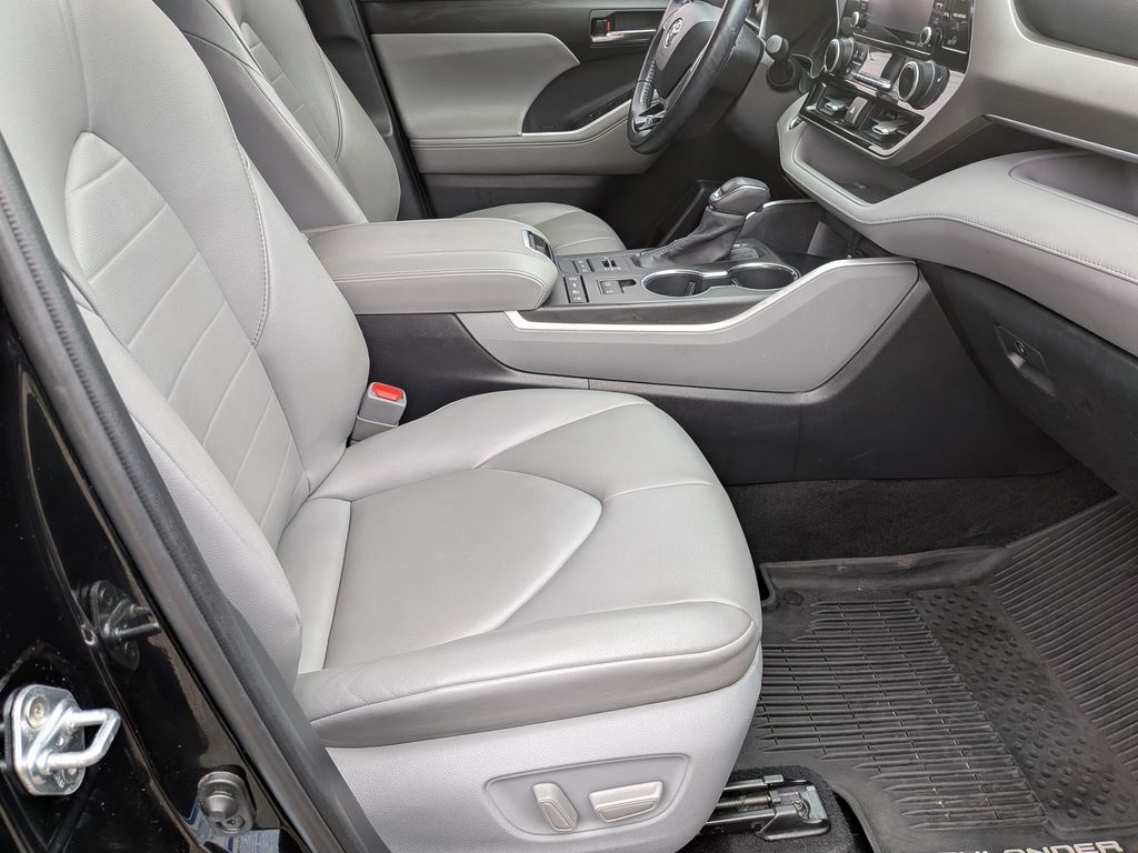 2020 Toyota Highlander XLE - Photo 30