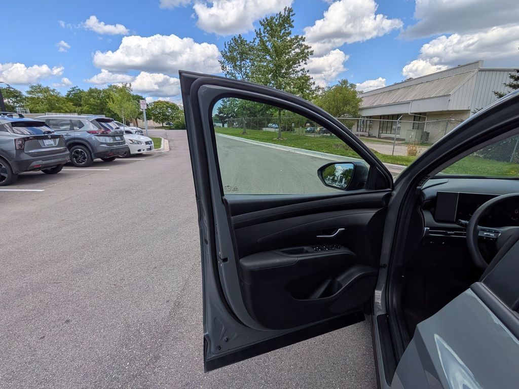 2026 Hyundai Tucson SE - Photo 13