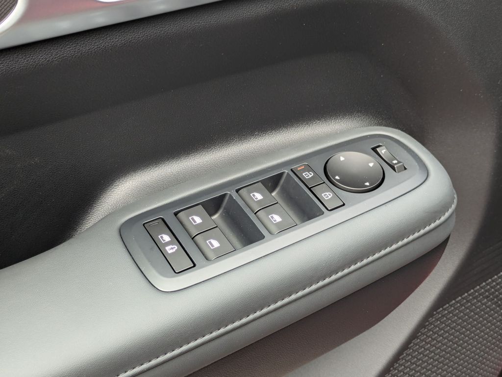 2025 Hyundai Santa Fe SEL - Photo 16