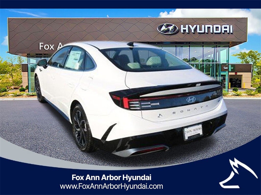2025 Hyundai Sonata SEL photo 3