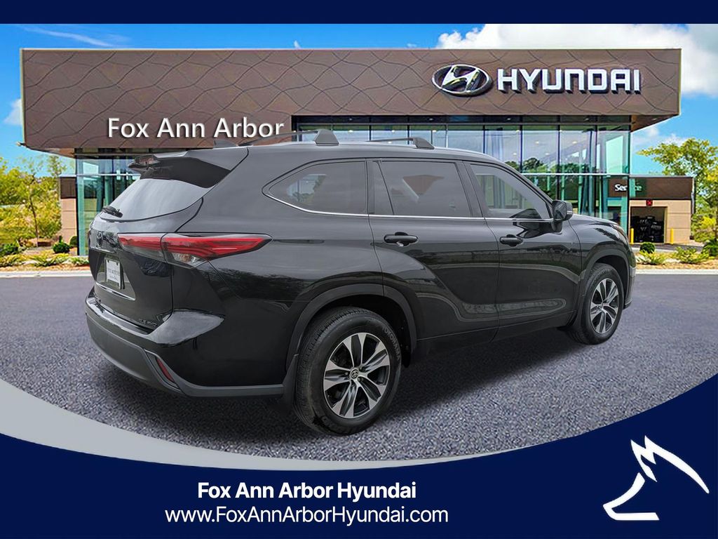 2020 Toyota Highlander XLE - Photo 5