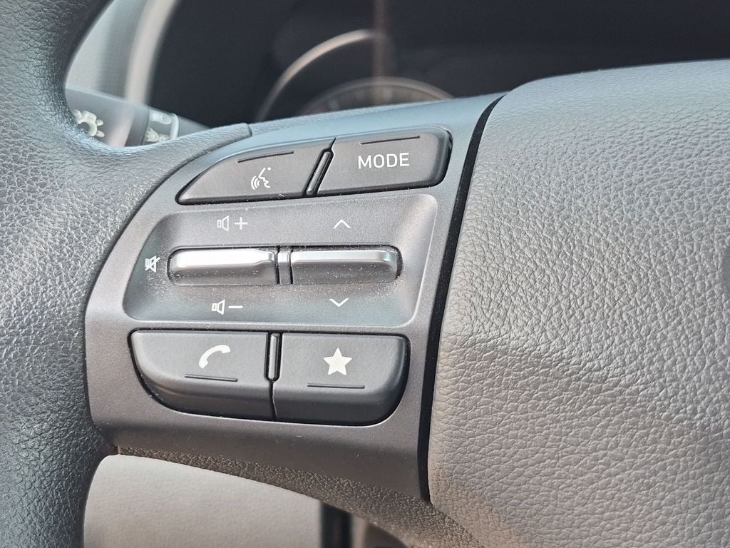 2022 Hyundai Kona SEL - Photo 16