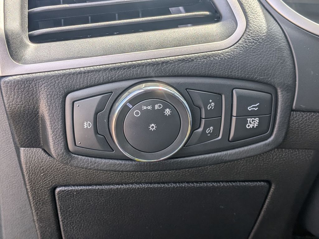 2021 Ford Edge SEL - Photo 15