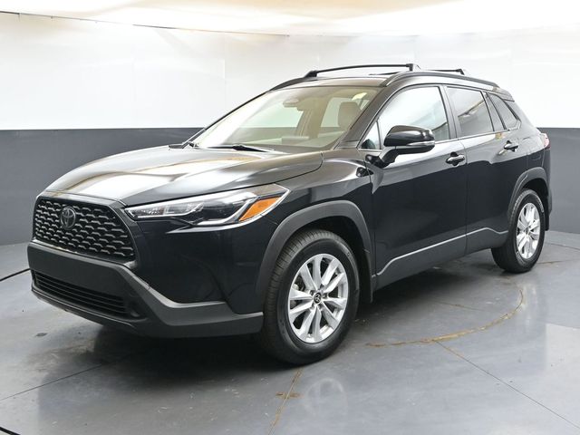Used 2025 Toyota Corolla Cross LE SUV