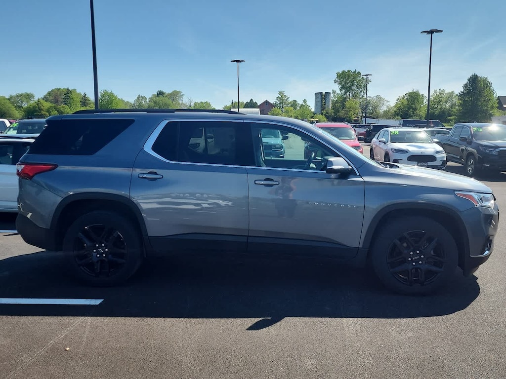Used 2021 Chevrolet Traverse LT Cloth w/1LT SUV