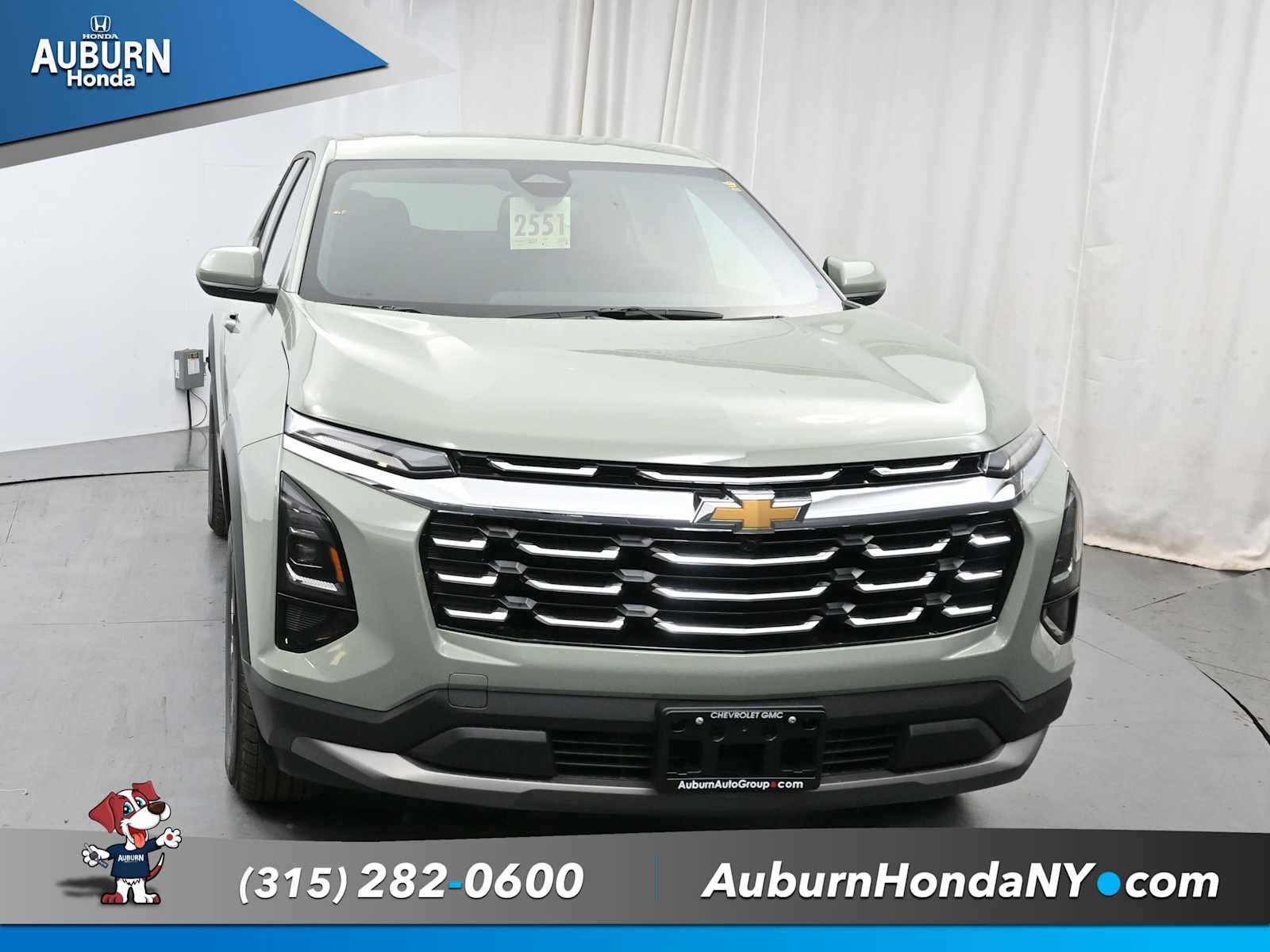 2025 Chevrolet Equinox LT photo 2