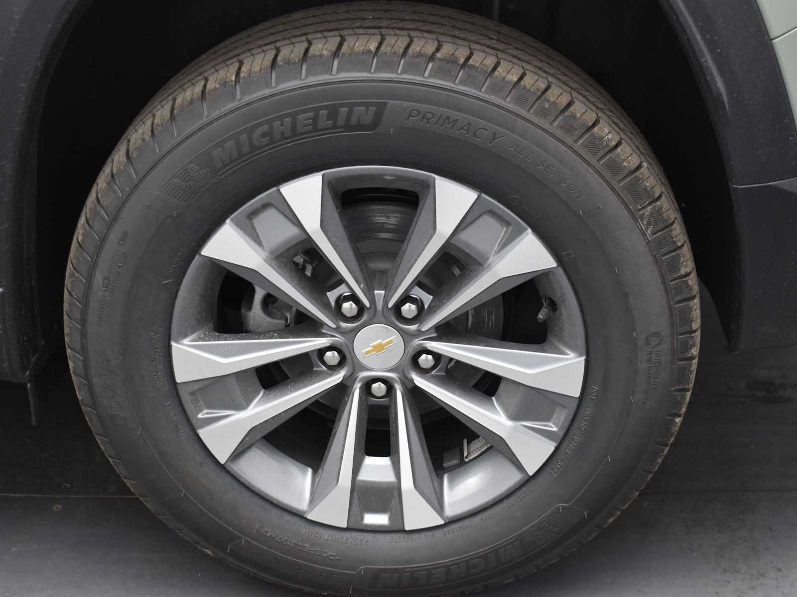 2025 Chevrolet Equinox LT photo 4