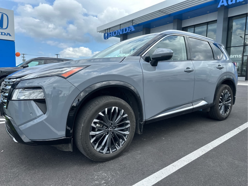 Used 2024 Nissan Rogue Platinum SUV