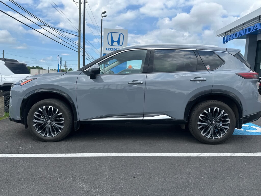 Used 2024 Nissan Rogue Platinum SUV