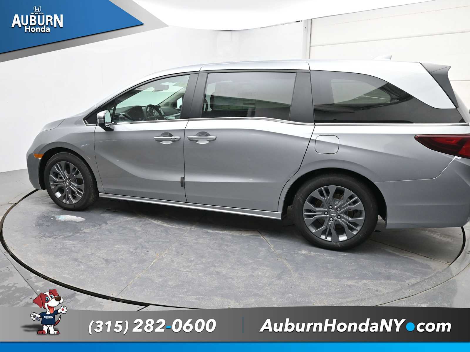 2026 Honda Odyssey Touring - Photo 15