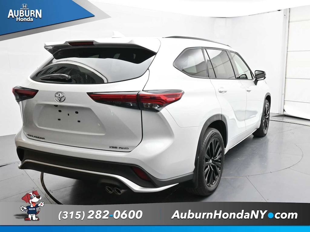 Used 2023 Toyota Highlander XSE SUV